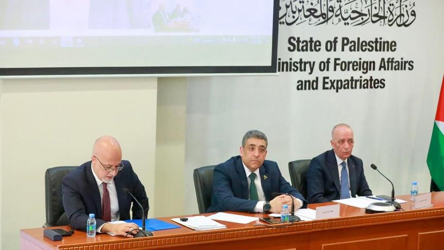 مسؤولون فلسطينيون يطلعون دبلوماسيين على مخاطر انتهاكات إسرائيل