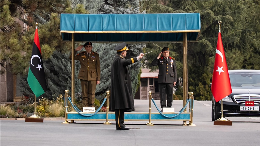 أنقرة.. رئيس أركان الجيش التركي يلتقي نظيره الليبي