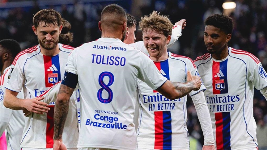 قدم.. أولمبيك ليون يواصل سلسلة انتصاراته للمباراة الـ13 تواليا