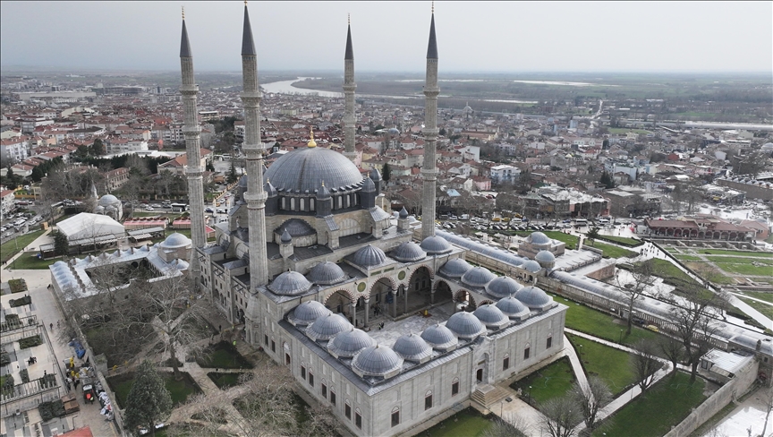 رائعة معمارية بتركيا.. مسجد "سليمية" يعود بسعته الكاملة في رمضان