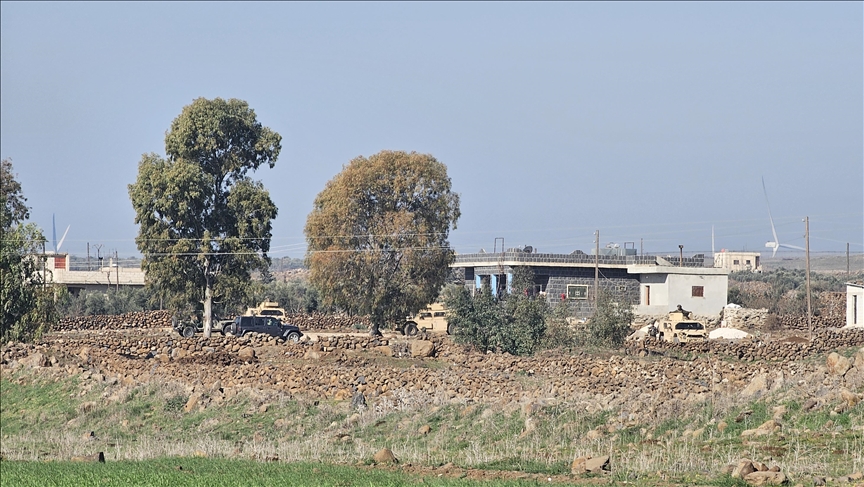 سوريا.. قوات إسرائيلية تتوغل بريف القنيطرة وتعتقل شابين