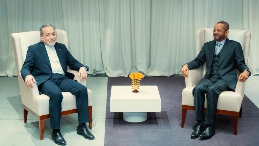 عشية مفاوضات مع واشنطن.. عراقجي يلتقي نظيره العماني بجنيف