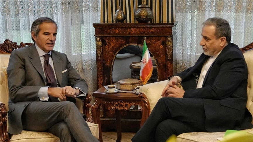 إيران تبحث برنامجها النووي مع وكالة الطاقة الذرية