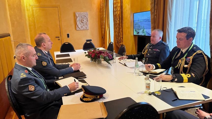 ميونخ.. قائد الجيش اللبناني يجري مباحثات مع مسؤولين أوروبيين وباكستانيين