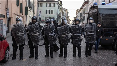 Nuevas imágenes de la muerte de un inmigrante a manos de la Policía desatan indignación en Italia 