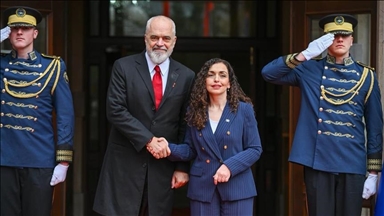 Претседателката на Косово, Османи, го прими на средба премиерот на Албанија, Рама