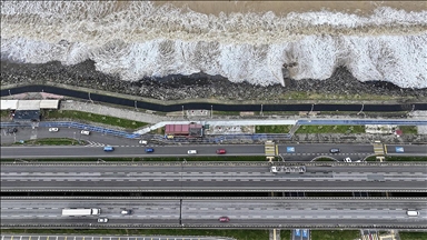 Karadeniz ile iç ve batı kesimler için kuvvetli rüzgar ve fırtına uyarısı