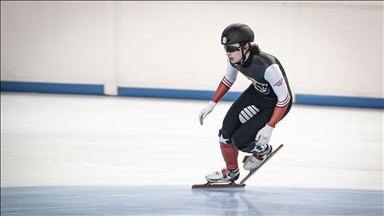 Турецкий конькобежец Денис Орс вышел в четвертьфинал Зимних Олимпийских играх 2026