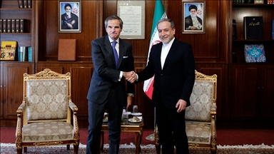 İran Dışişleri Bakanı Erakçi, ABD ile müzakere öncesi UAEA Başkanı Grossi ile görüştü 