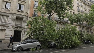 Во Франции сохраняется красный уровень тревоги из-за шторма «Нильс»