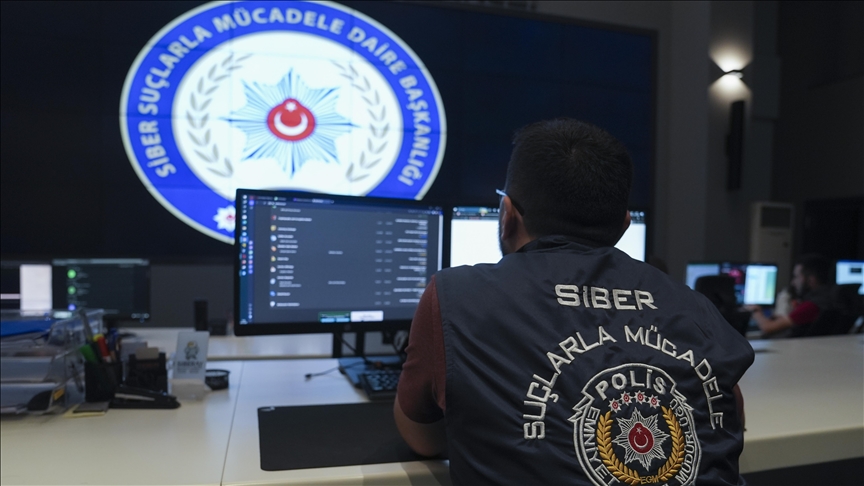 Emniyet, siber suçlarla mücadele kapsamında son bir haftada 28 ilde 350 şüpheliyi yakaladı