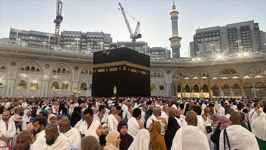 السعودية.. أجواء روحانية بأول صلاة تراويح في الحرمين