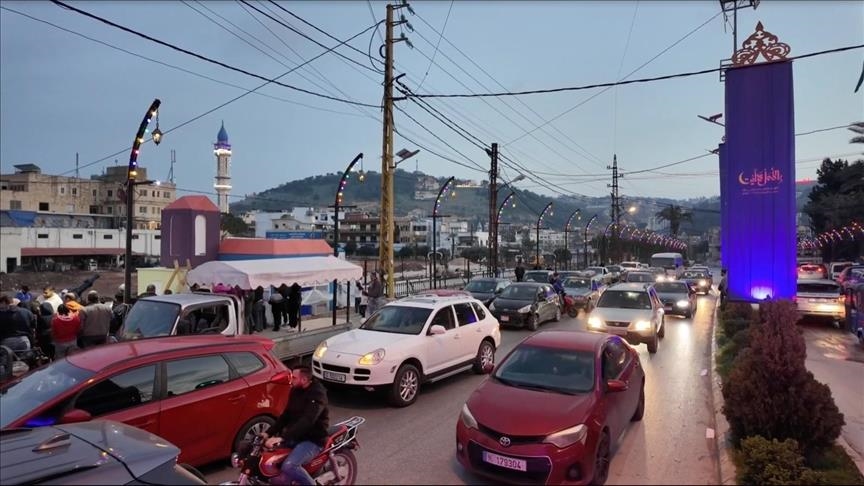 لبنان يقر زيادة في رواتب الموظفين الحكوميين ويرفع ضرائب