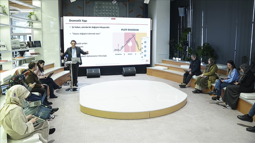 AA Akademinin "Yaratıcı Düşünme ve Tasarım Eğitimi" tamamlandı