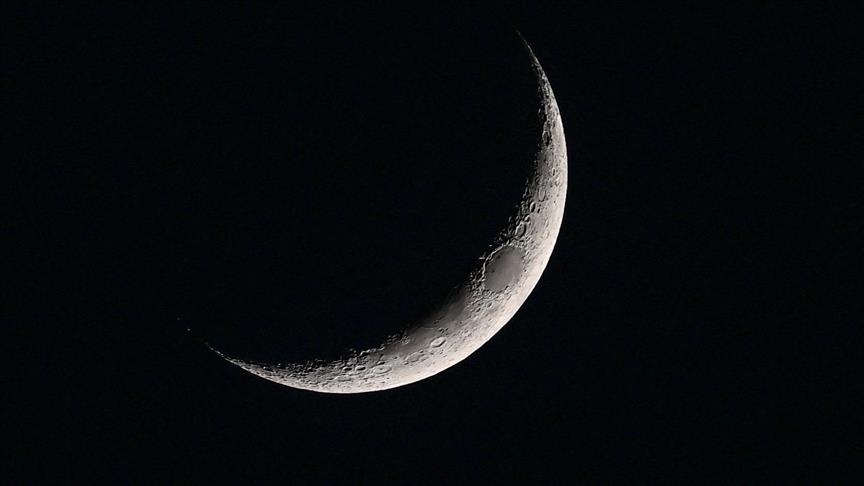 عُمان تعلن رمضان الخميس ودول عربية ترصد هلاله الثلاثاء 