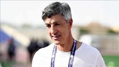 قدم.. الشباب السعودي يقيل مدربه الإسباني إيمانويل ألغواسيل