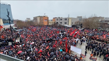 Kosovë, mijëra qytetarë kërkojnë drejtësi për ish-krerët e UÇK-së që po gjykohen në Hagë