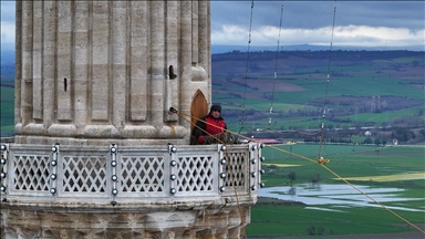 "Son mahyacı" ramazan ayında sanatıyla gökleri aydınlatıyor