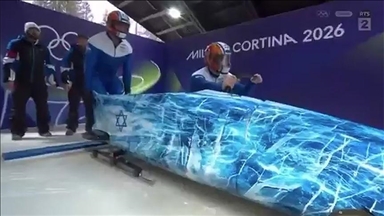 في بث مباشر.. مذيع سويسري يفضح رياضيا إسرائيليا داعما للإبادة بغزة