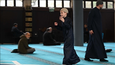 Od napada mržnje do talasa dobrote: Autistični dječak Joshua širi poruku mira, na redu su džamije u Turskoj