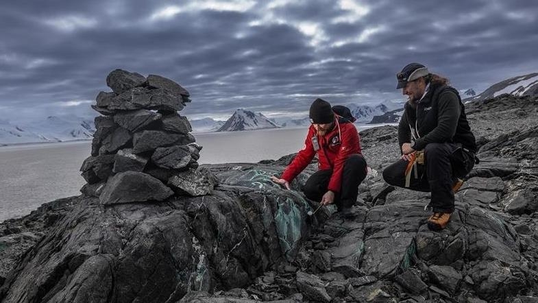 Des scientifiques turcs et bulgares dévoilent l'histoire géologique de l'Antarctique sur plusieurs millénaires