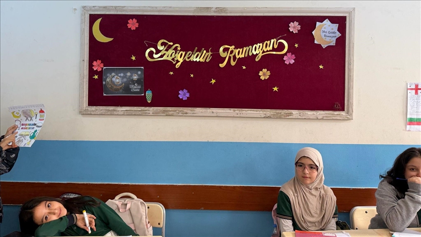 Li Mêrdînê dibistan ji bo remezanê hatin xemilandin