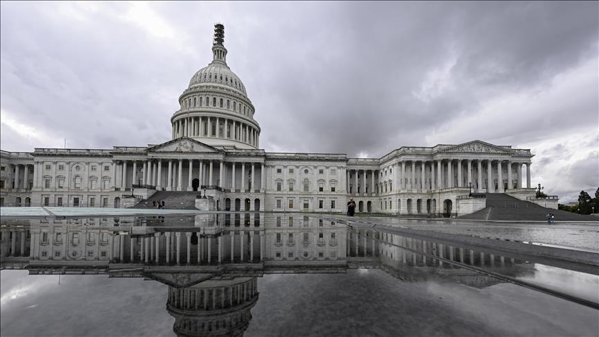 الشرطة الأمريكية تحبط محاولة اقتحام شاب مسلح لمبنى الكونغرس