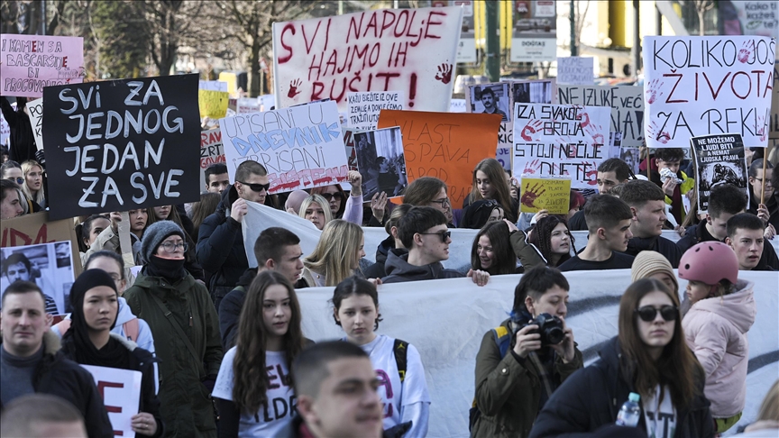 Përfundojnë protestat në Sarajevë  të rinjtë paraqesin kërkesa të reja dhe paralajmërojnë tubim të madh të shtunën