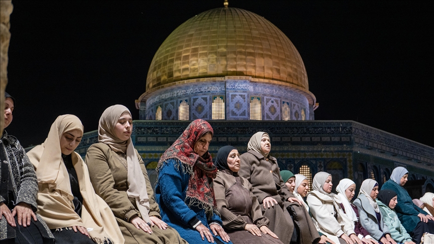 اقامه نخستین نماز تراویح در مسجدالاقصی با حضور ده‌ها هزار فلسطینی