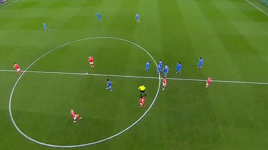 Benfica-Real Madrid maçı ırkçılık iddiasıyla 10 dakika durdu