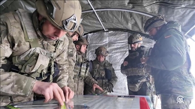 ألمانيا.. تدريبات رماية تركية إسبانية بالهاون في مناورات أطلسية