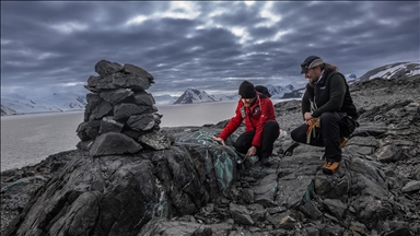 Türk ve Bulgar jeologlar Antarktika'nın milyonlarca yıllık jeolojik geçmişini araştırıyor