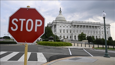 SAD: Naoružani muškarac zaustavljen dok je trčao prema Kapitolu u Washingtonu