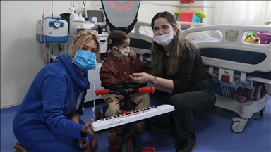 Oğlu nakille hayata tutunan anne, kurduğu dernekle organ bekleyenlere umut oluyor