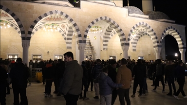 Првиот терави-намаз по повод Рамазан во земјите во регионот