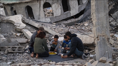 Prvi ramazanski iftar na ruševinama džamije u Gazi