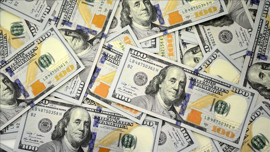 US foreign trade deficit climbs to $70.3B in December