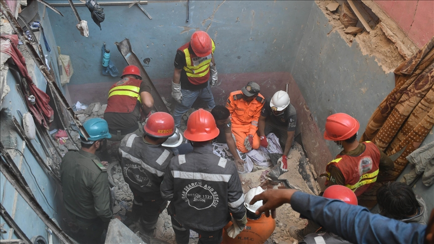 Pakistan'da apartmanda meydana gelen patlamada 16 kişi hayatını kaybetti