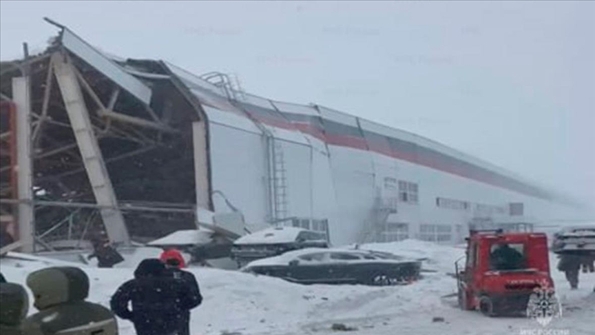 На предприятии в Липецкой области РФ произошло обрушение крыши: под завалами есть люди