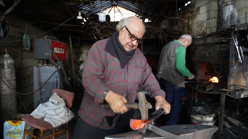 Ji hesinê zêdetirî nîv qirnî ye dikute amûrên çandiniyê çêdike