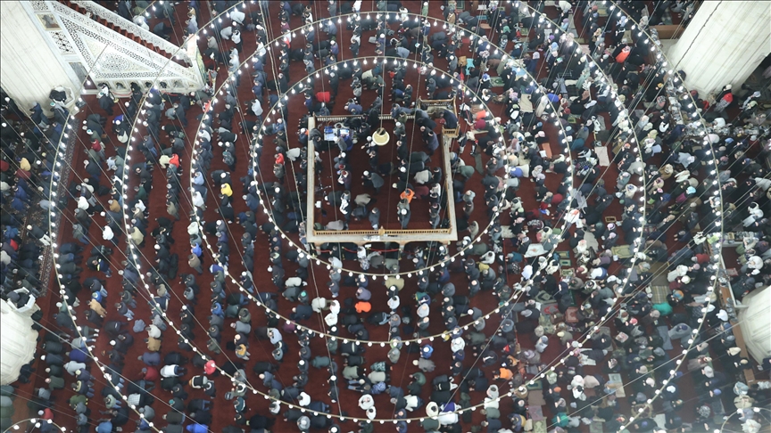 Restorasyonu tamamlanan Selimiye Camisi'nde teravih yoğunluğu