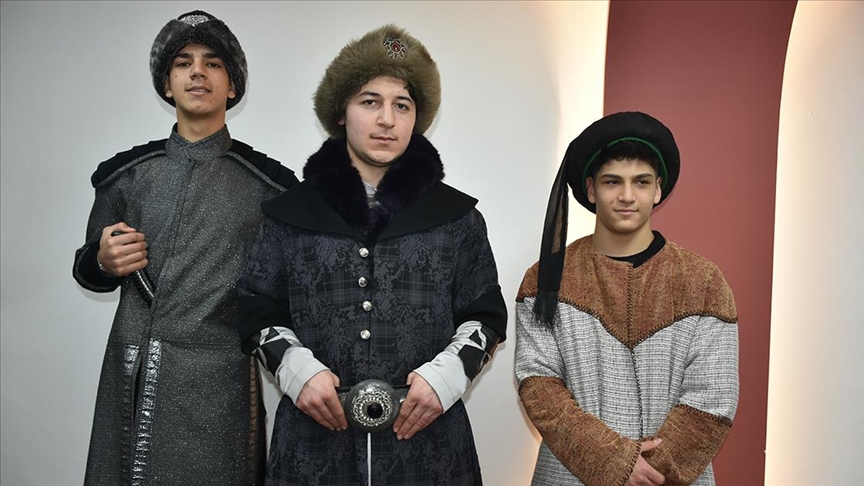 Geleceğin esnafı tiyatro oyunuyla Ahiliği anlatıyor