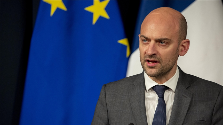 Accusations de désinformation : plus de 150 ex-diplomates mettent en cause le chef de la diplomatie française