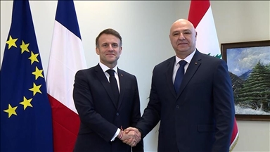 عون يتلقى دعوة من ماكرون للمشاركة بترؤس مؤتمر دعم الجيش اللبناني 