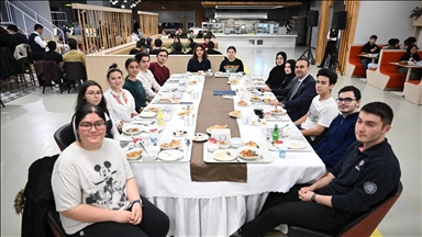 Bakan Kacır, ilk iftarını TÜBİTAK Fen Lisesi öğrencileriyle yaptı