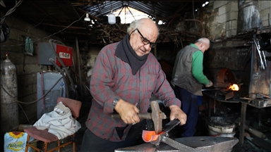 Ji hesinê zêdetirî nîv qirnî ye dikute amûrên çandiniyê çêdike