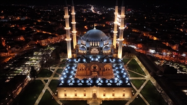 Mimar Sinan'ın "ustalık eseri" Selimiye, yenilenen aydınlatmalarıyla görüntülendi