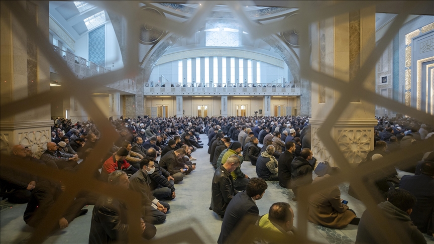 Ramazanın ilk cumasında "Ramazan, Cami ve Hayat" temalı hutbe okundu