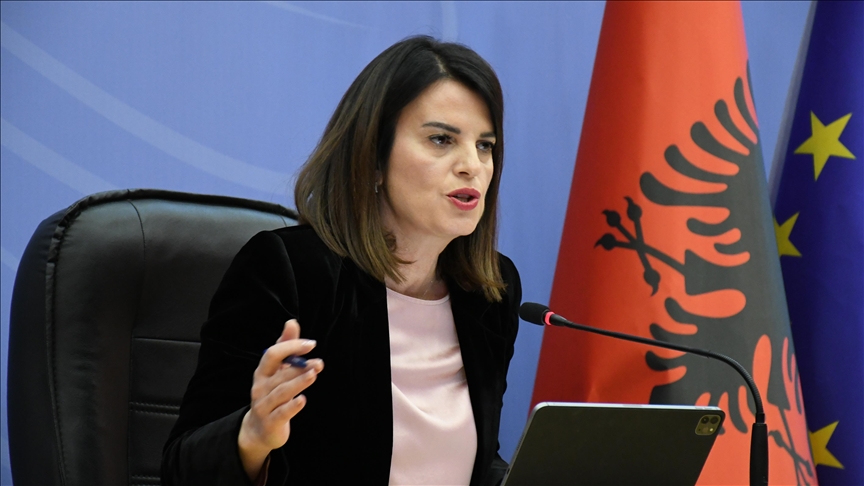 Ministrja Koçiu  Pasuritë e konfiskuara nga krimi do të administrohen në shërbim të komunitetit në Shqipëri