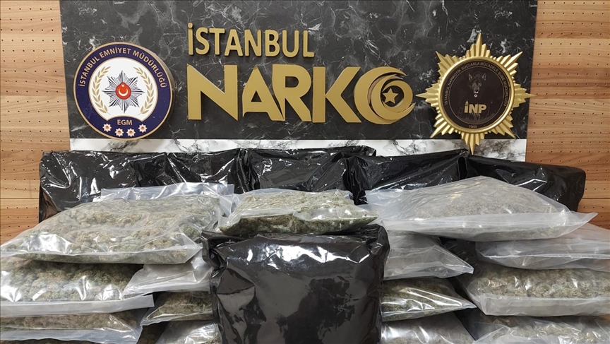 İstanbul'da 22 kilo 450 gram uyuşturucu ele geçirilen operasyonda 1 zanlı yakalandı